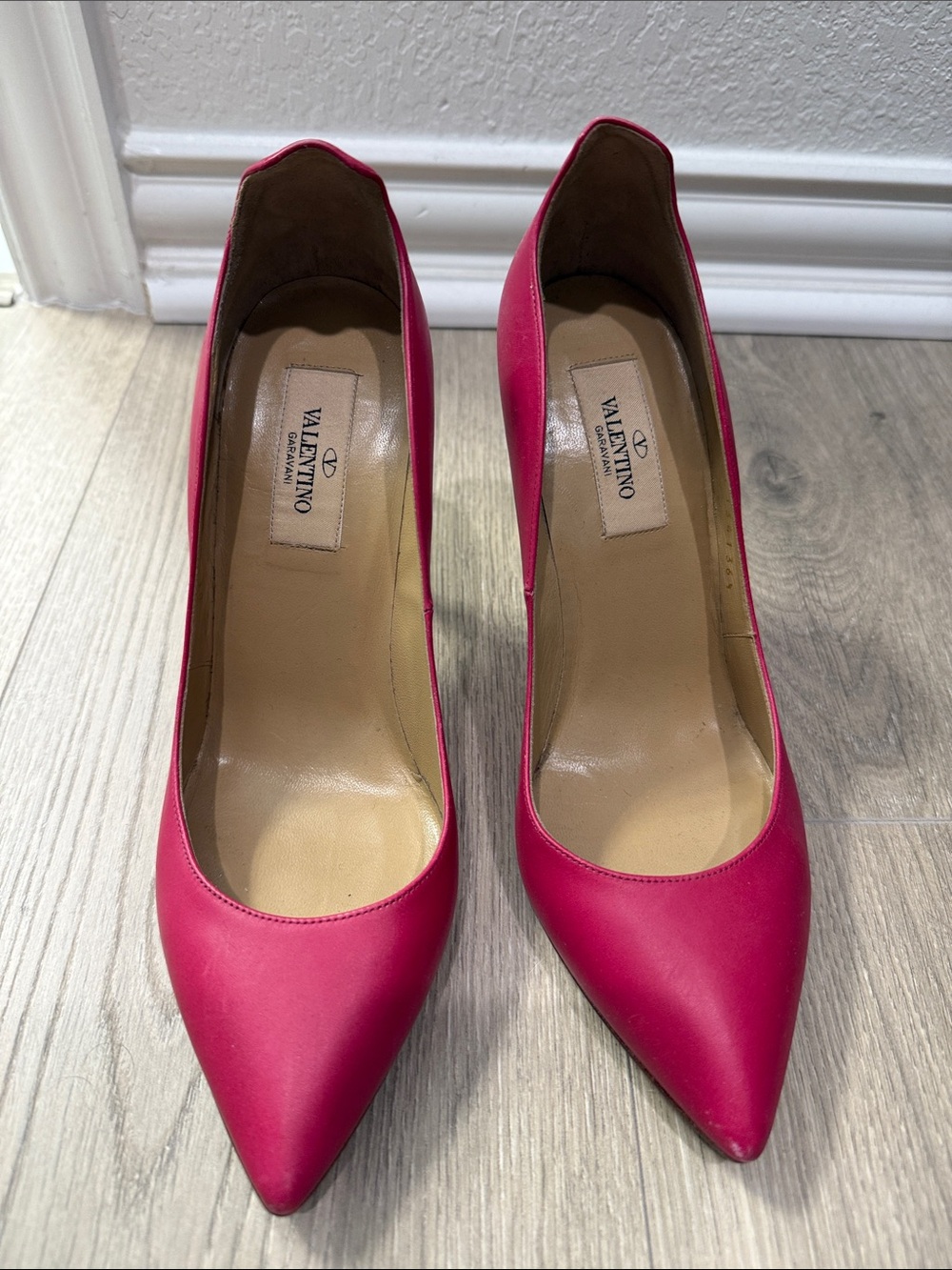 Valentino Fuchsia Pointed-Toe Leather Pumps